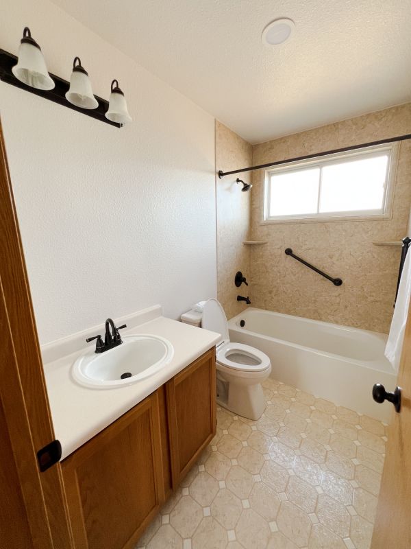 Top Bathroom Remodeling Companies in Carleton, MI